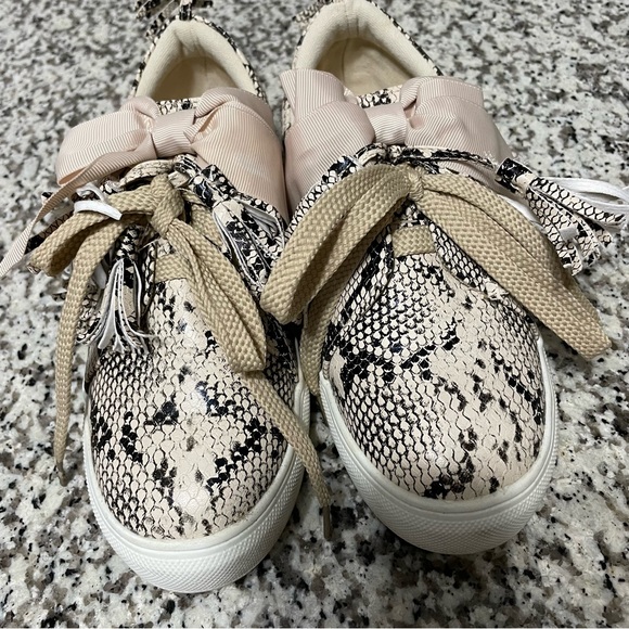 Jolimall Snakeskin Print Sneaker Shoes with Tassels Size 6 - Picture 12 of 12